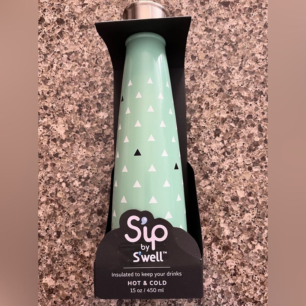 Insulated drink bottle